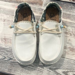 Hey Dude size 7. Only worn once. Too small for me.